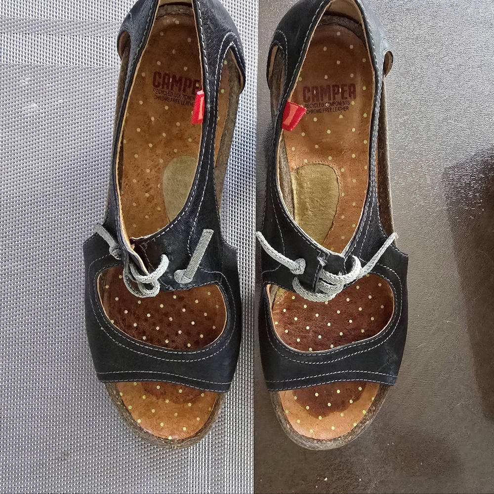Camper Women's Black Open-Toe Flats Excellent Preloved Condition